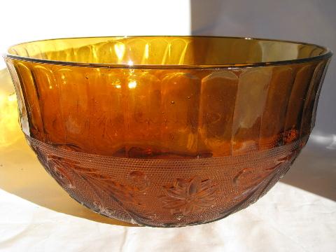 amber glass sandwich pattern punch bowl, vintage Indiana glass / Tiara