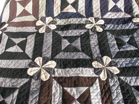 antique Victorian vintage heavy wool pieced quilt w/ appliqued flowers