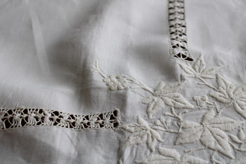 antique handkerchief linen table cover cloth w/ drawn thread lace, white embroidery ivy leaves