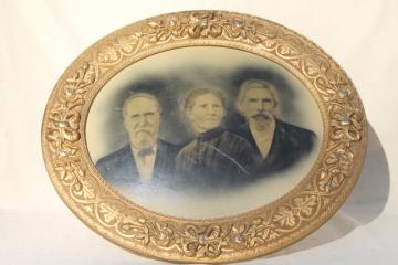 beautiful old carved wood oval frame w/ antique 1880s very solemn family photo, instant ancestors