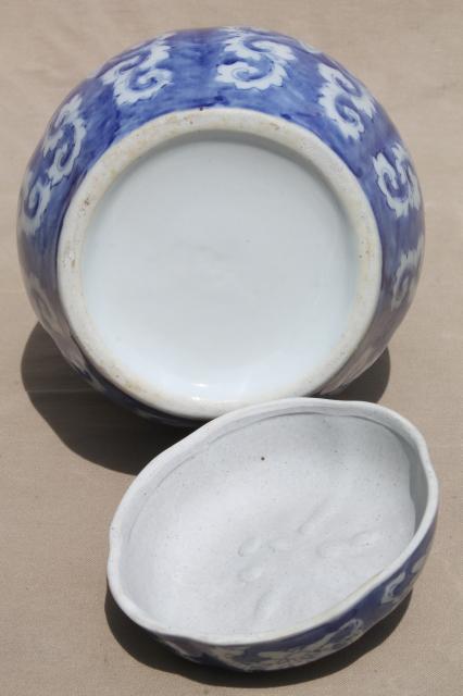 blue & white chinoiserie porcelain jar w/ winter melon or gourd shape