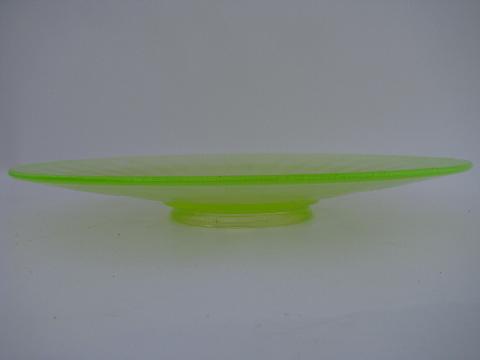 chartreuse plate and green bowl, vintage Fenton irridescent stretch glass