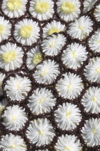 crazy daisy flower loom crochet hairpin lace afghan, white & yellow yarn daisies throw