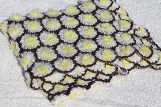 crazy daisy flower loom crochet hairpin lace afghan, white & yellow yarn daisies throw