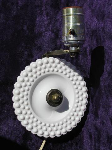 cute 1950s vintage wall sconce reading lamp / bedside light, cottage chic