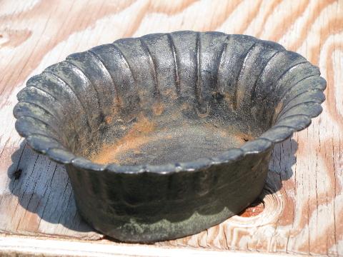 fluted oval flower pot, old unmarked cast iron planter or cachepot