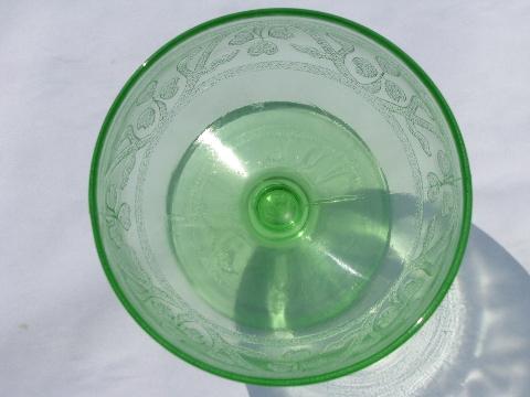 green cloverleaf clover pattern depression glass, vintage sherbet dishes