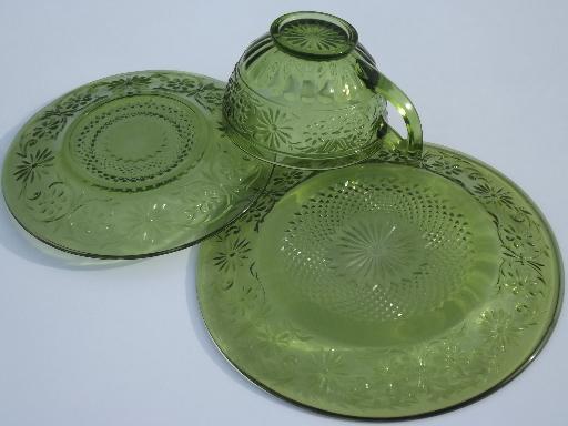 green daisy vintage Indiana glass plates, cups and saucers dishes set for 4