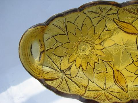 lily pons flower pattern, vintage Indiana amber & clear glass celery dishes