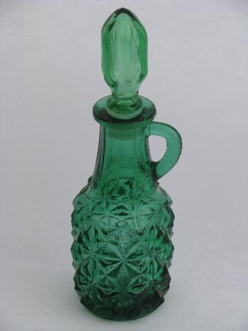 little green glass cruet bottle w/ stopper, vintage pattern glass, daisy & button?