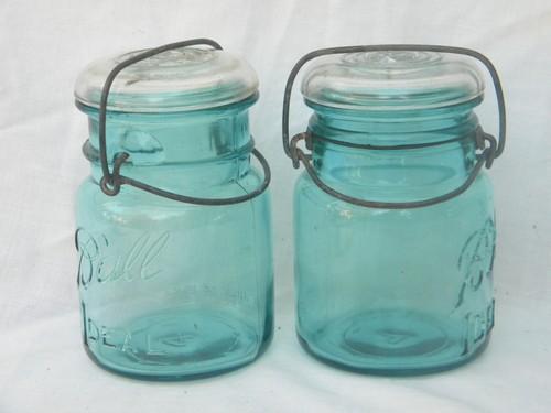 lot 4 vintage aqua blue Ball Ideal mason jars/canisters, lightning lids