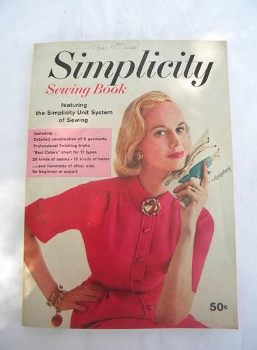 lot of 1950s vintage Singer home sewing instruction booklets w/illustrations
