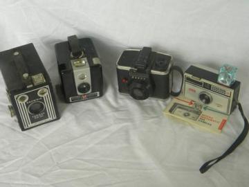 lot of vintage and retro Brownie and Kodak cameras, Hawkeye, Target etc.