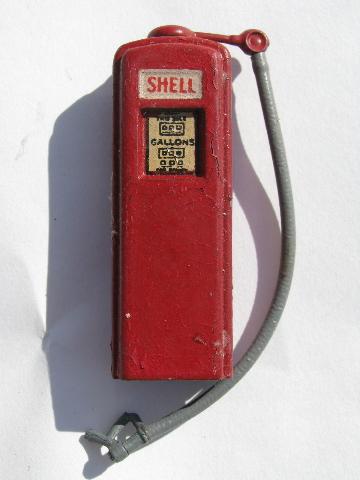 made in England vintage lead metal toy gas staition / petrol pump, old Britains