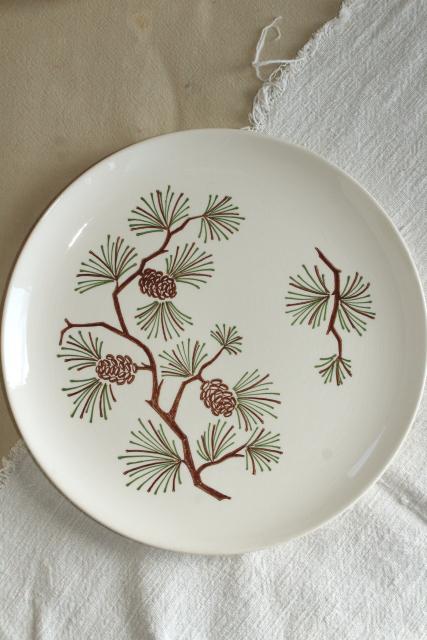 mid-century vintage pine pinecone dinner plates, Stetson china retro camp cabin decor