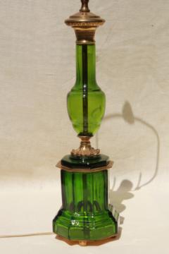 mid-century vintage table lamp, emerald green glass lamp w/ heavy brass hardware