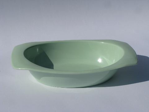 mod oblong serving bowls, 50s vintage melmac, retro mint green color