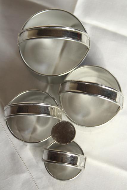 nesting round biscuit or cookie cutters graduated sizes rounds, vintage kitchenware