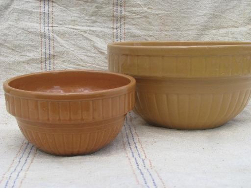 old adobe brown stoneware pottery kitchen mixing bowls, vintage Monmouth?