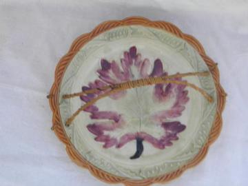 old majolica style painted leaf pattern pottery plate w/ handle, vintage Japan