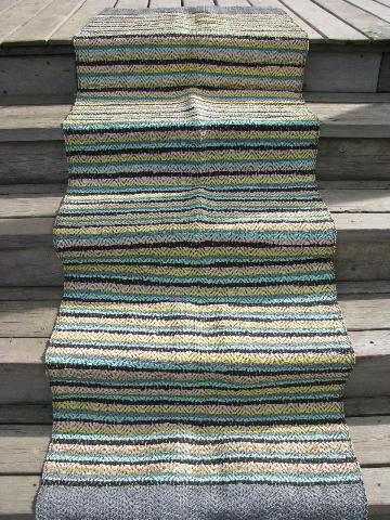 plastic rugs for porch or outdoor use, stripes in retro 1950s colors