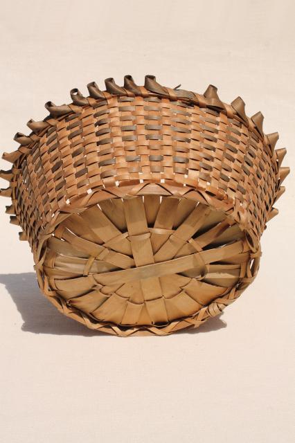 primitive old basket, early 1900s vintage round bowl sewing basket w/ curled border