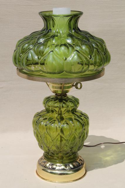 quilted glass table lamp w/ chimney shade, 60s vintage Victorian lamp fern green color