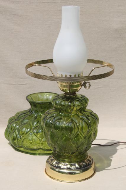 quilted glass table lamp w/ chimney shade, 60s vintage Victorian lamp fern green color