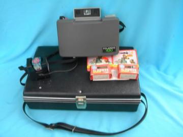retro 1970s Polaroid 430 automatic land camera w/case flash, bulbs+