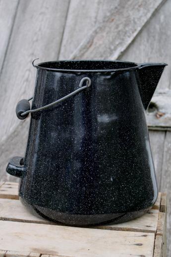 shabby old graniteware coffee pot for garden flower planter, vintage enamelware coffeepot