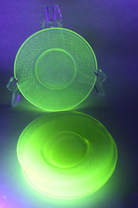 uranium glow vaseline yellow green depression glass plates art deco cracked ice pattern