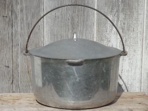 vintage 12 qt dutch oven w/ wire bail handle, huge camp kettle cooking pot 