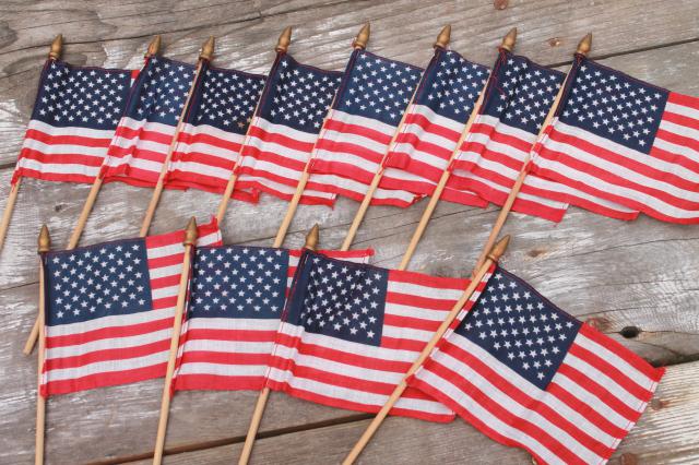 vintage American flag patriotic party holiday small parade flags w/ cotton flag on wood flagpoles