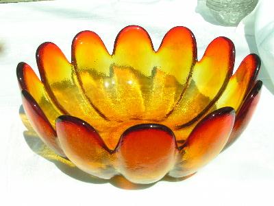 vintage Blenko flower centerpiece bowl, amberina glass