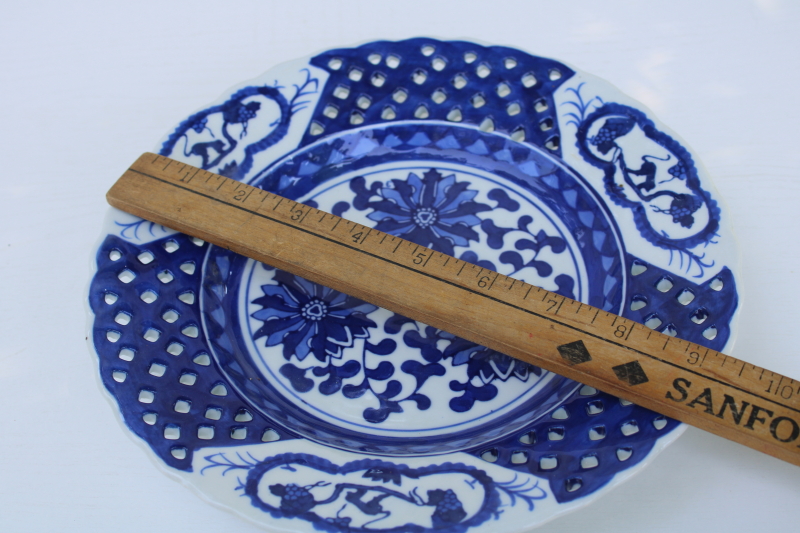 vintage China blue white porcelain plate, openwork border w/ tiny monkeys chinoiserie
