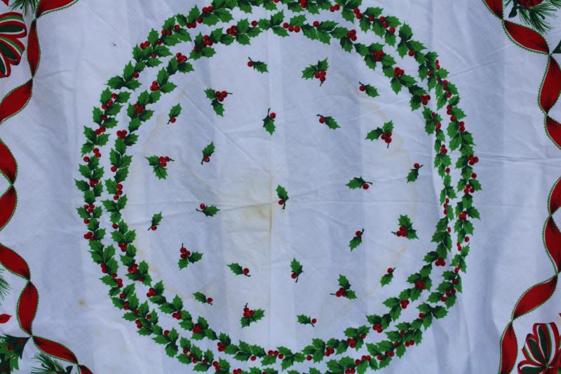 vintage Christmas print cotton tablecloth, round fringed cloth for party or patio table