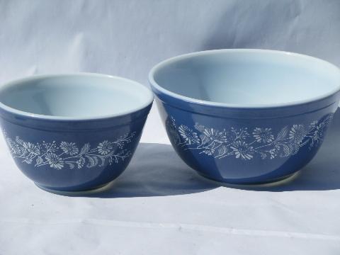 vintage Colonial mist blue & white flower print Pyrex glass nesting bowls
