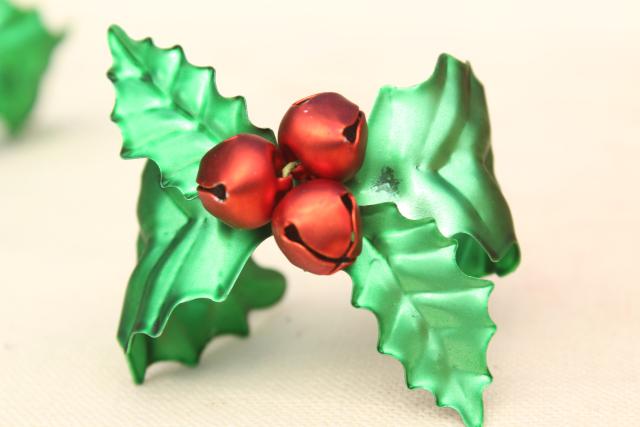 vintage Dept 56 Christmas holly & jingle bells napkin holder rings, red & green metal