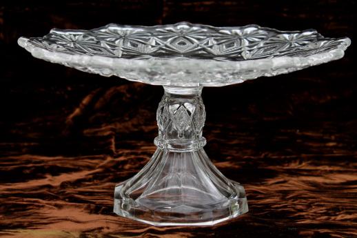 vintage Early American pressed glass cake stand, floral diamond Shoshone pattern glass