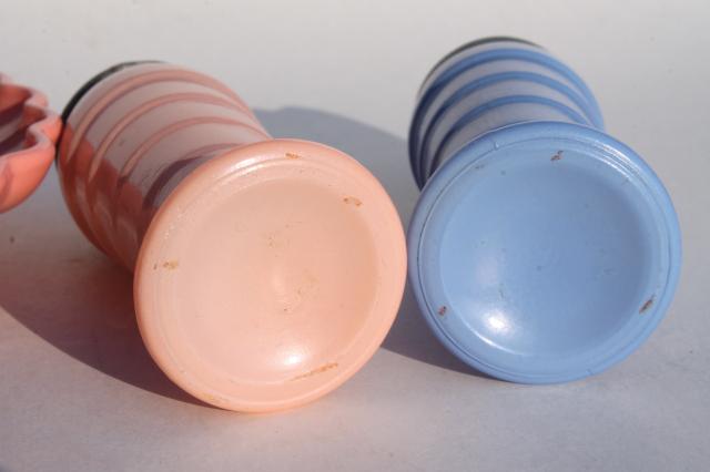 vintage Hazel Atlas Moderntone pink & blue platonite S&P shakers, seashell shape ashtrays