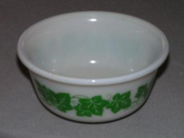 vintage Hazel-Atlas glass mixing bowl, green ivy