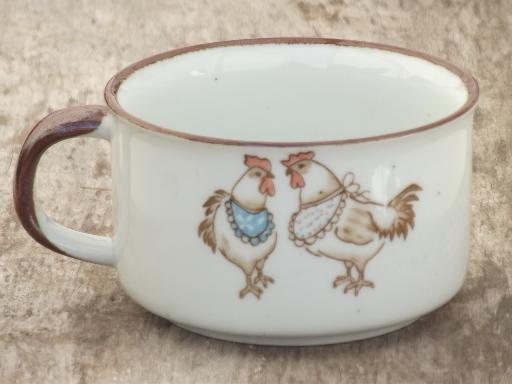vintage Japan stoneware soup mug with cute chickens wearing bibs!