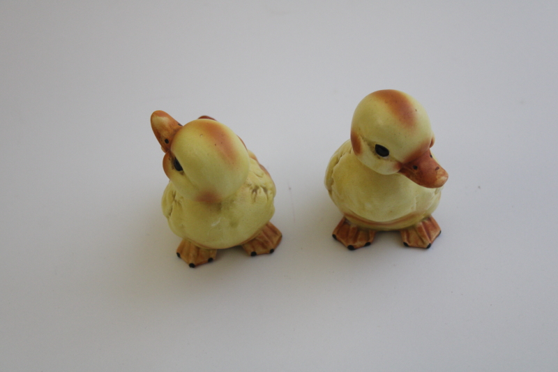 vintage Lefton figurines, ceramic ducklings, yellow baby ducks for Easter decor