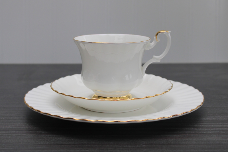 vintage Royal Albert England bone china trio, Val dOr white w/ gold plate, tea cup saucer