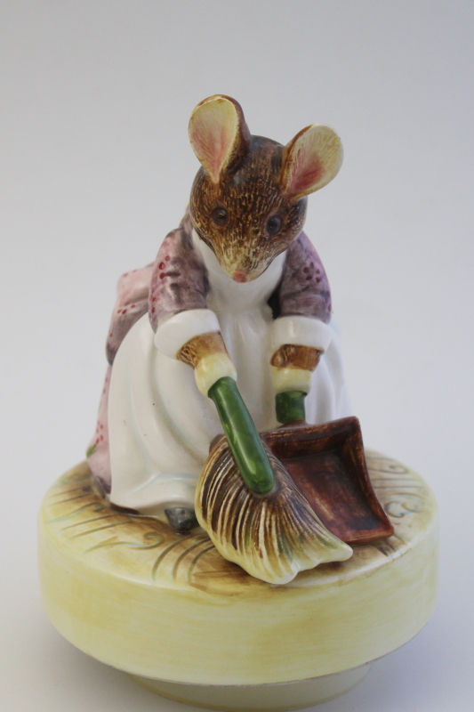 vintage Schmid Beatrix Potter Hunca Munca mouse wife music box plays Everything Is Beautiful