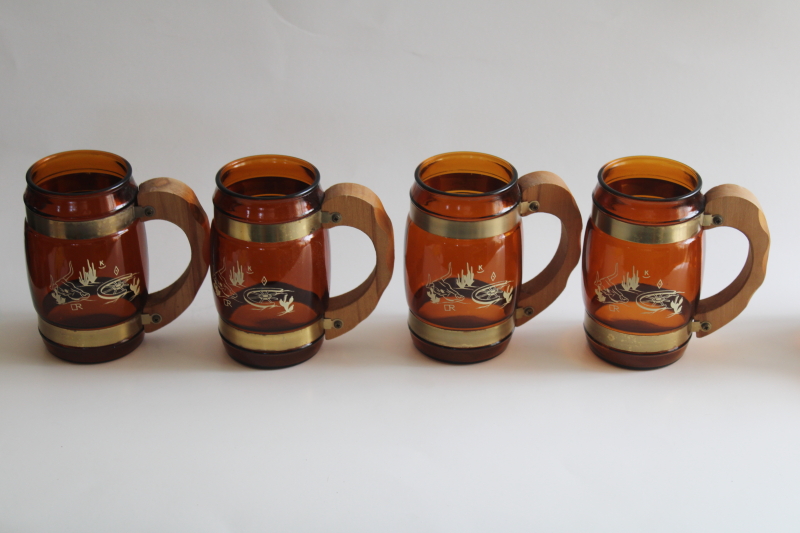 vintage Siesta Ware root beer brown glass mugs, cowboy western scenes print w/ wood handles