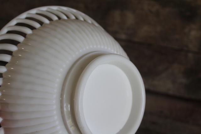 vintage Westmoreland milk glass spoke & rim openwork edge ribbed glass bowl