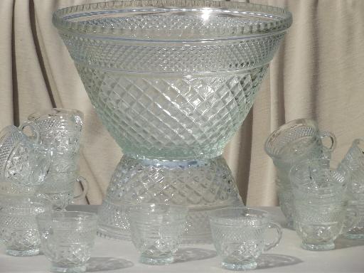 vintage Wexford pattern glass punch bowl set, pressed glass punch bowl w/ stand