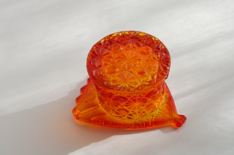 vintage amberina glass ashtray, fan top hat daisy and button pattern glass, Fenton or Smith glass