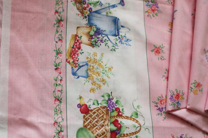 vintage border print cotton fabric, country garden floral 80s 90s Daisy Kingdom style